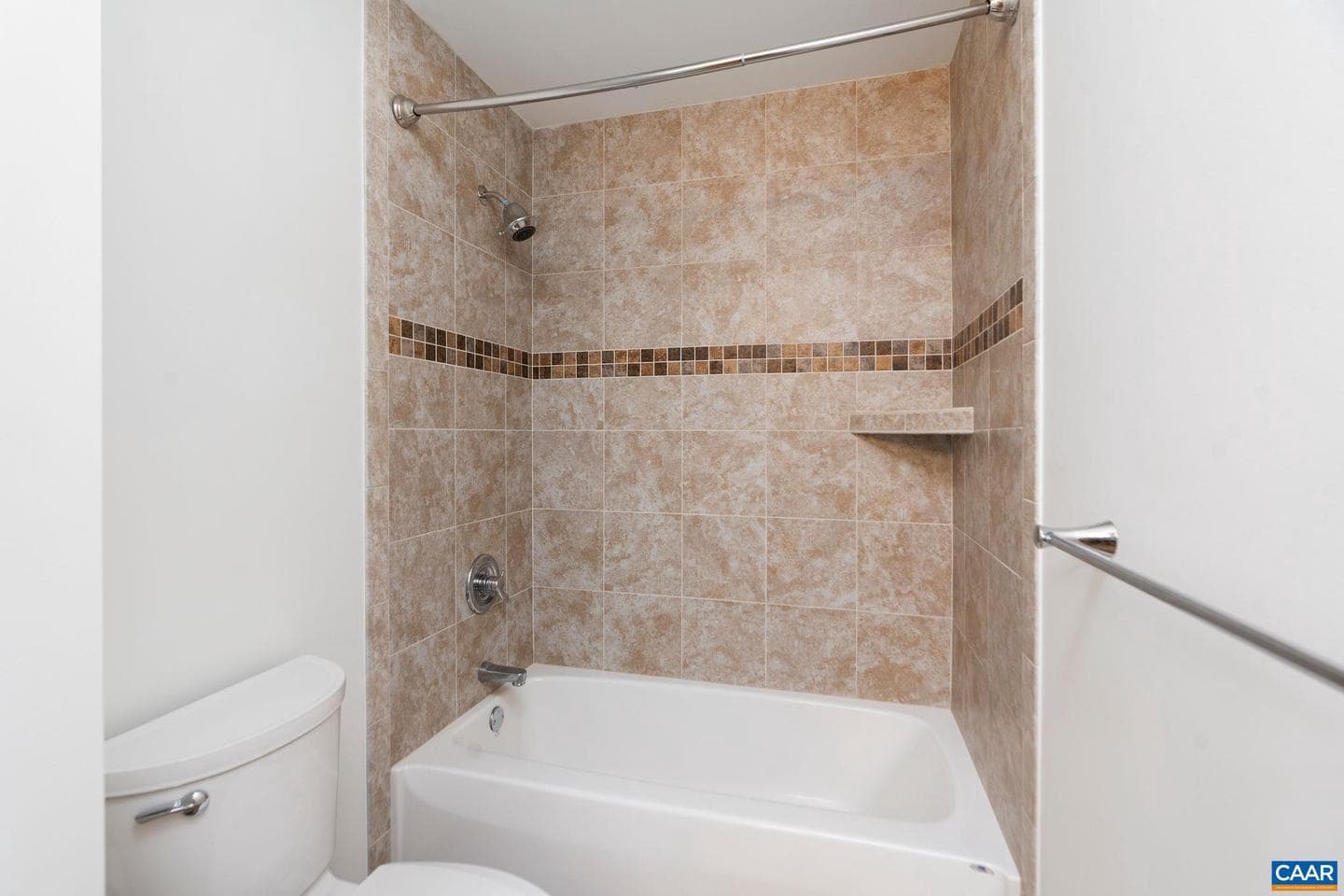 27 Ashlawn Blvd photo 43