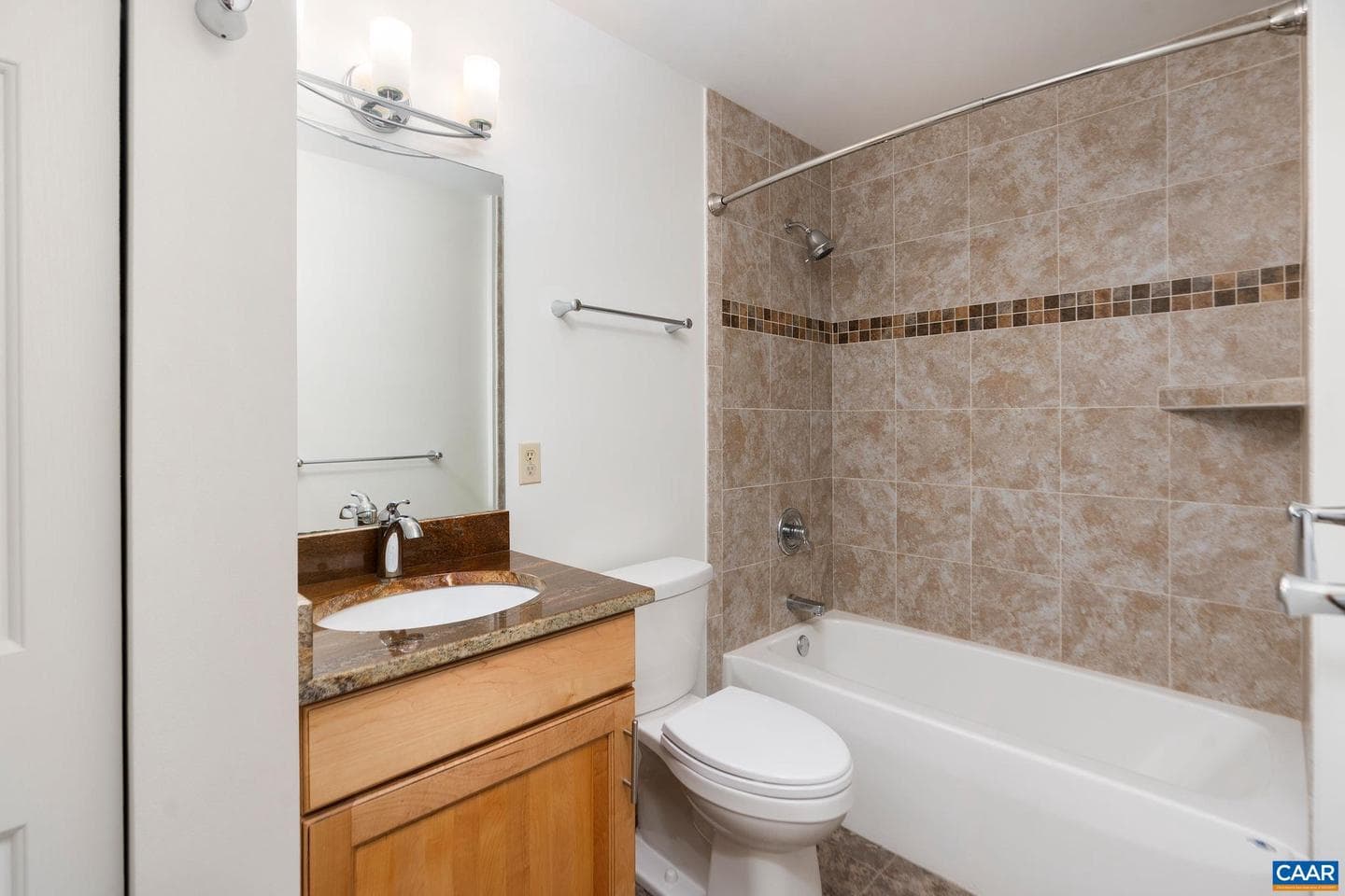 27 Ashlawn Blvd photo 49