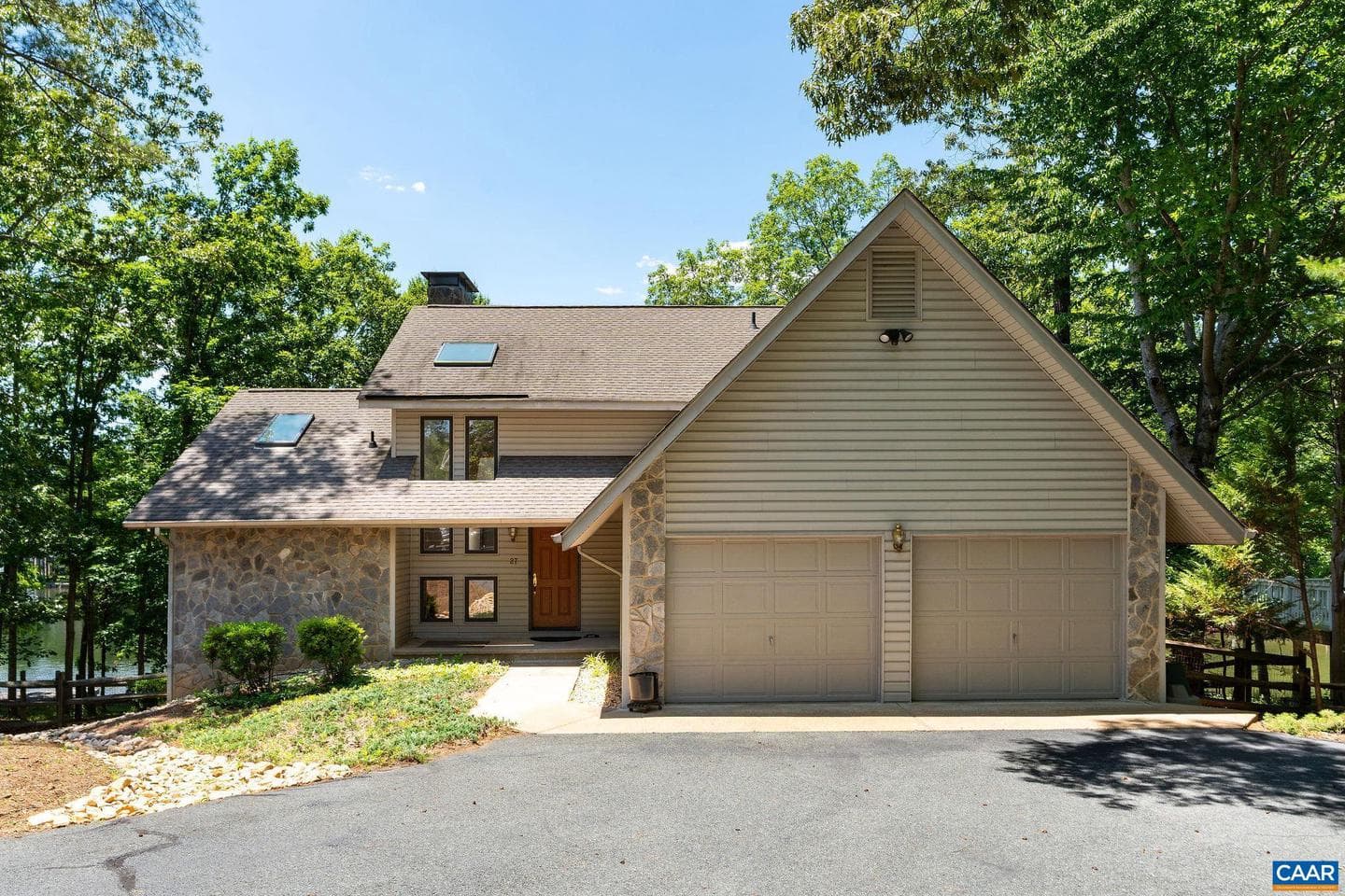 27 Ashlawn Blvd photo 73