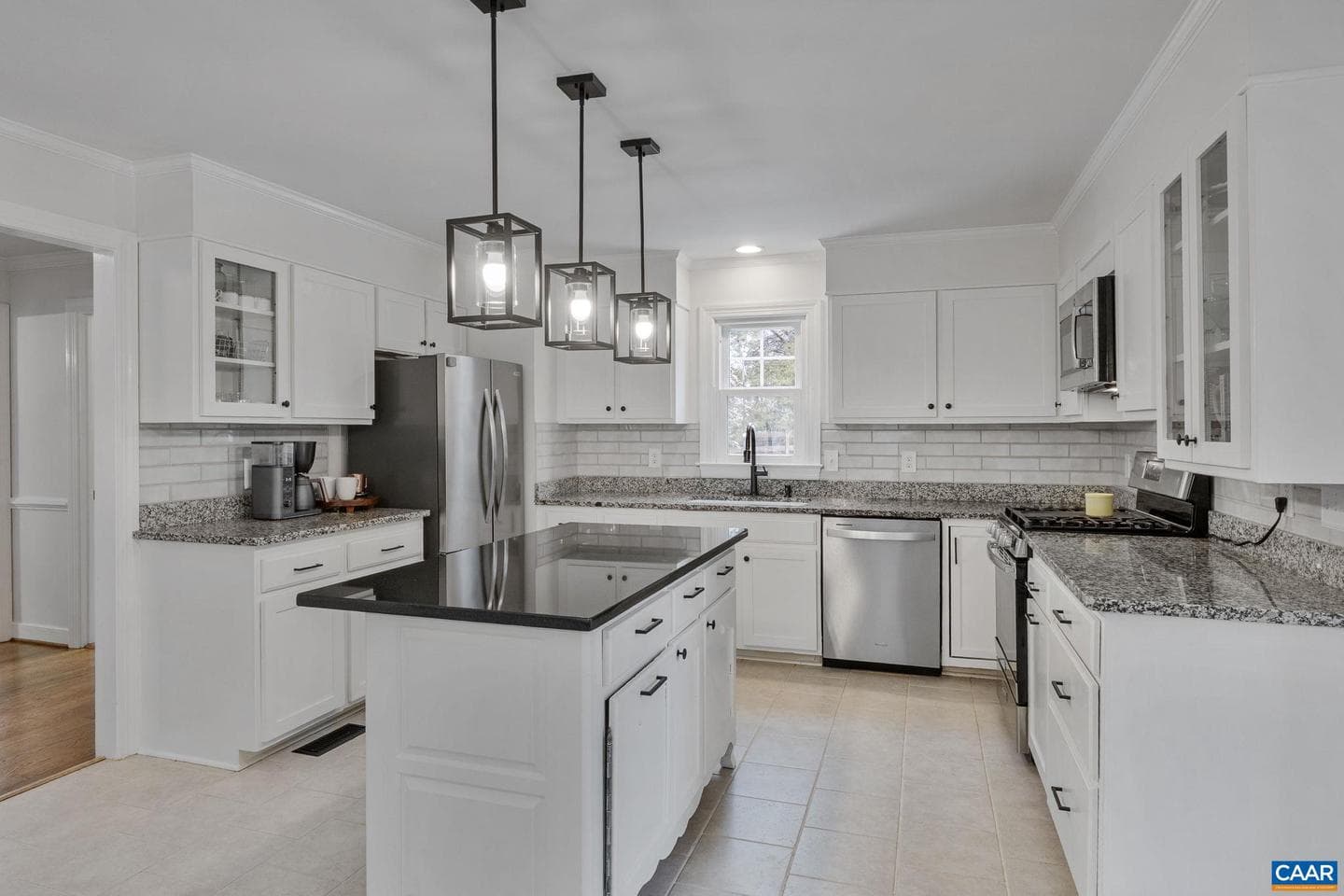 2720 Leeds Ln photo 10