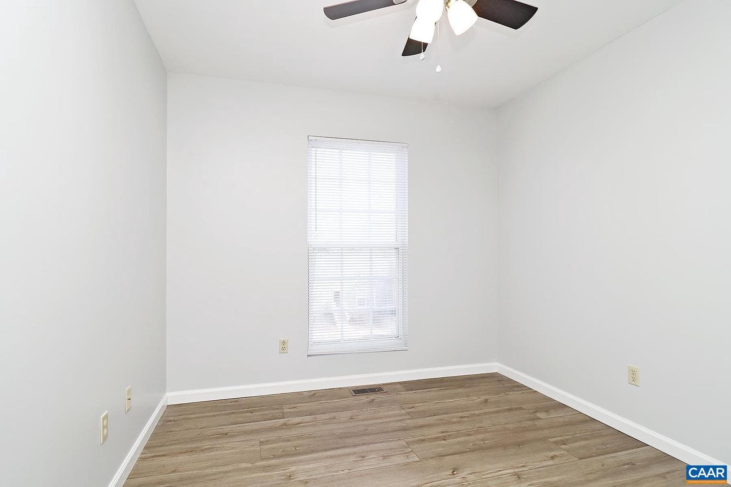 118 Hartford Ct photo 11