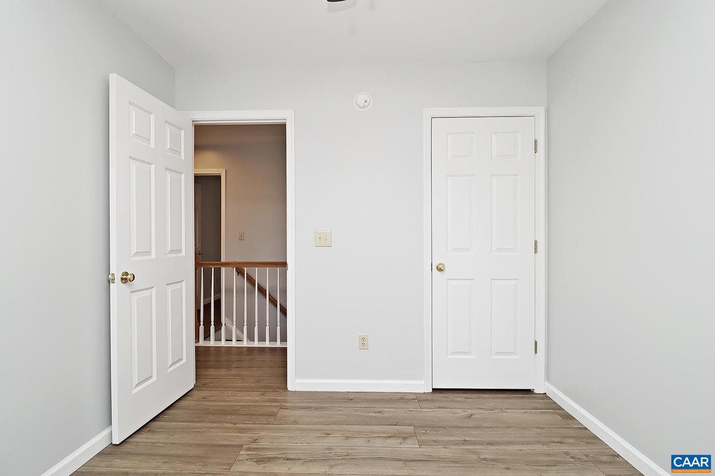 118 Hartford Ct photo 13