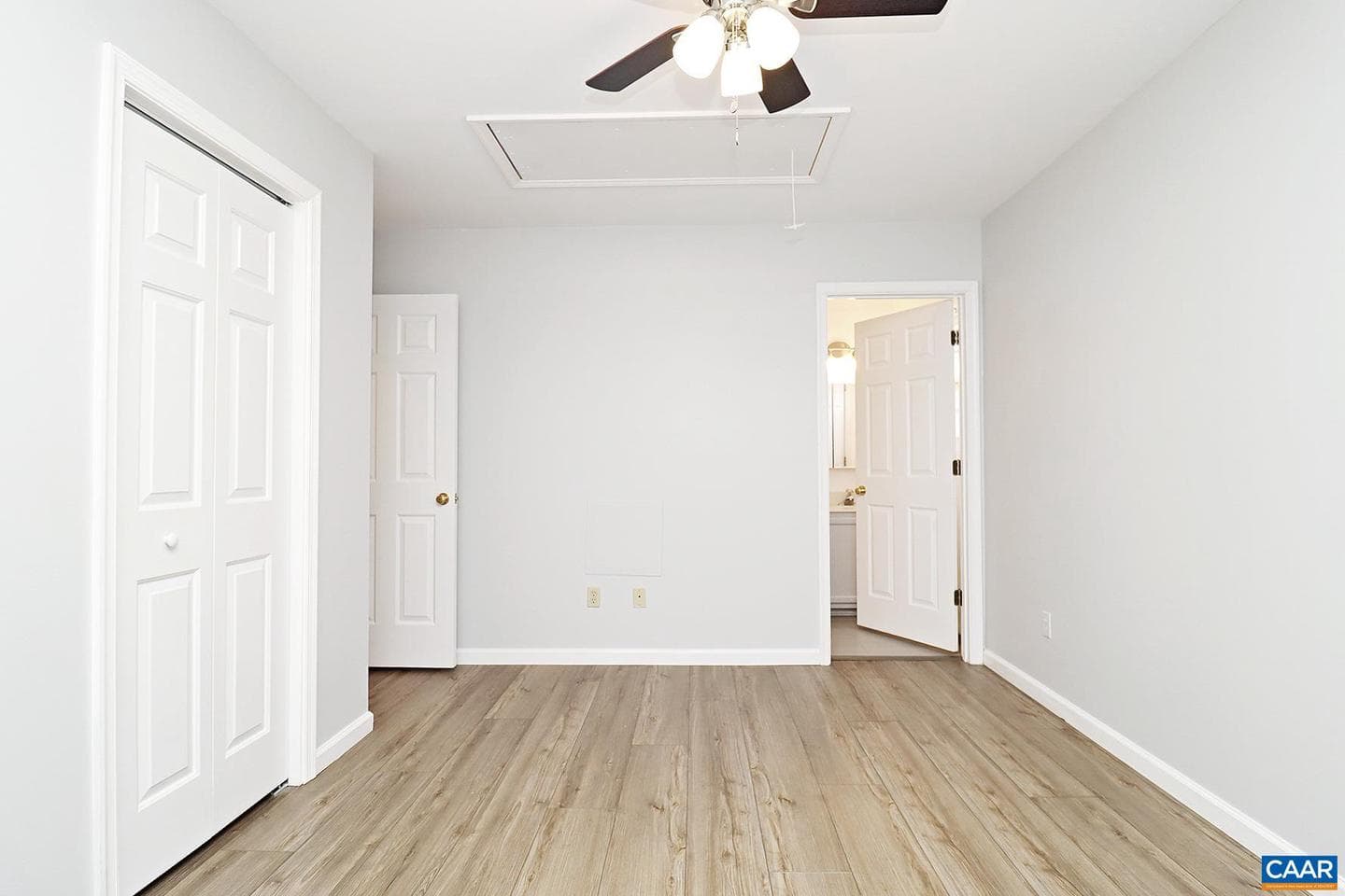 118 Hartford Ct photo 8