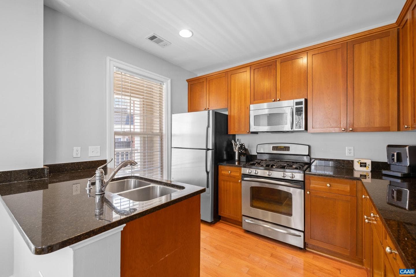 1051 Glenwood Station Ln #102 photo 16