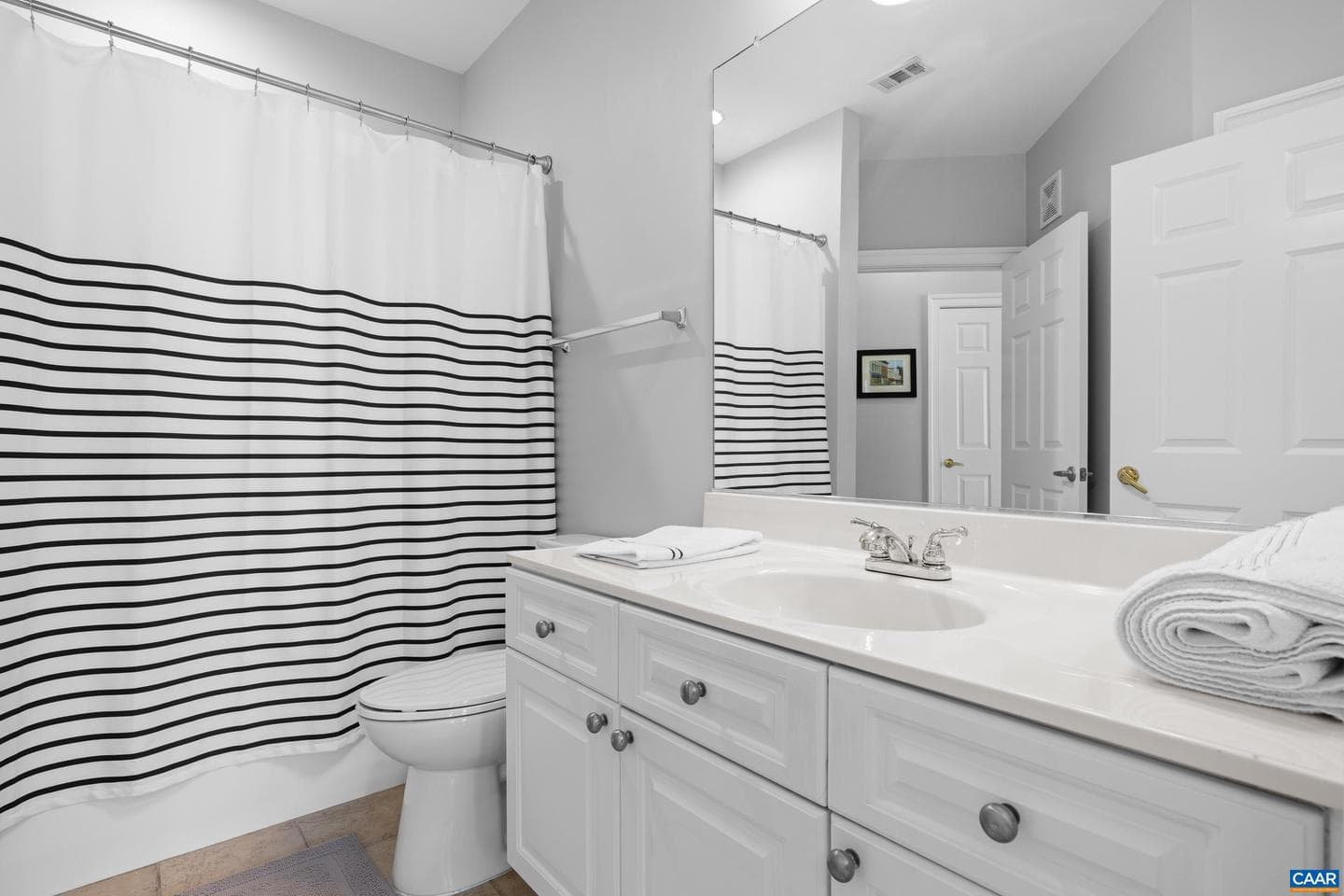 1051 Glenwood Station Ln #102 photo 27