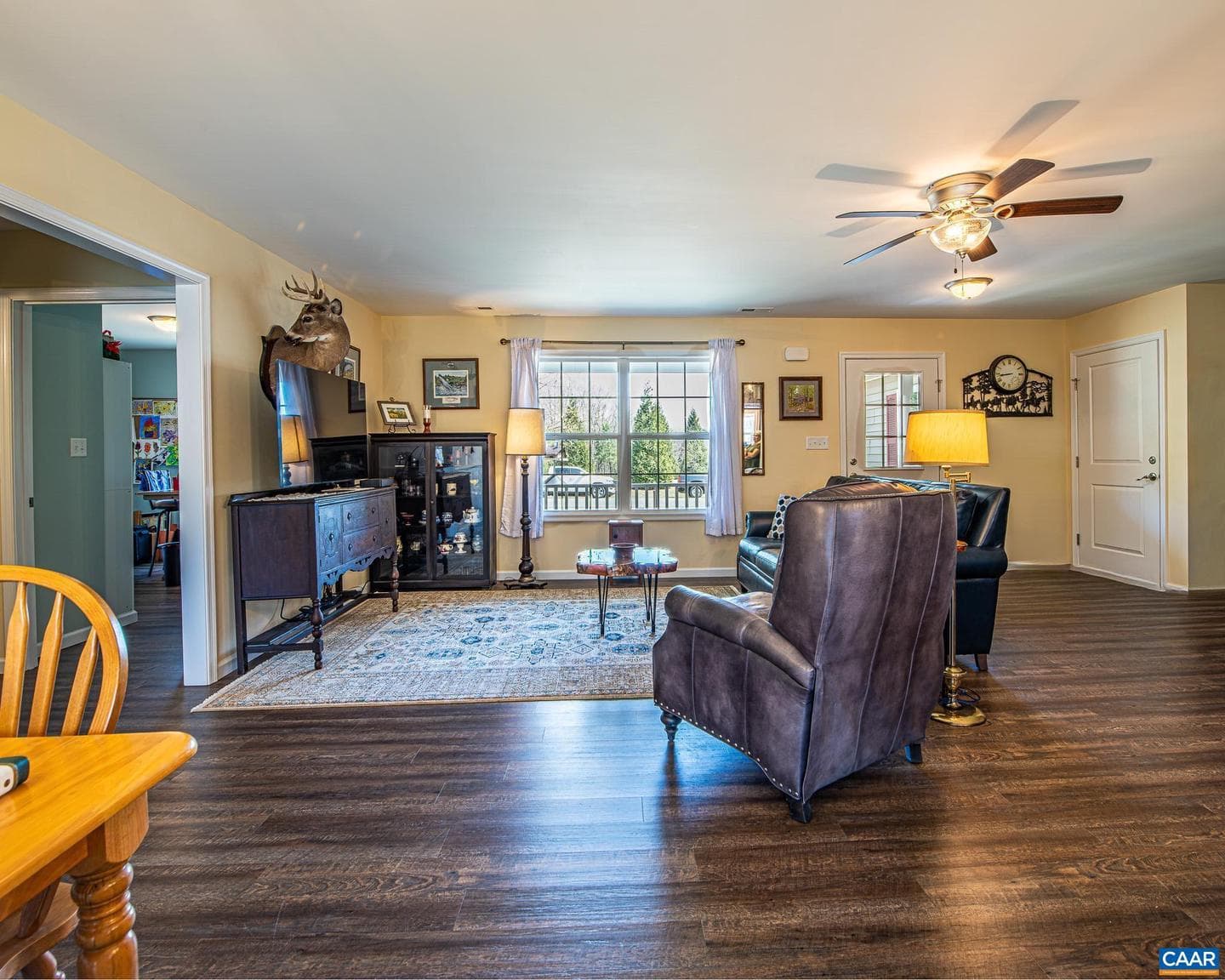 186 Rosewood Dr photo 2