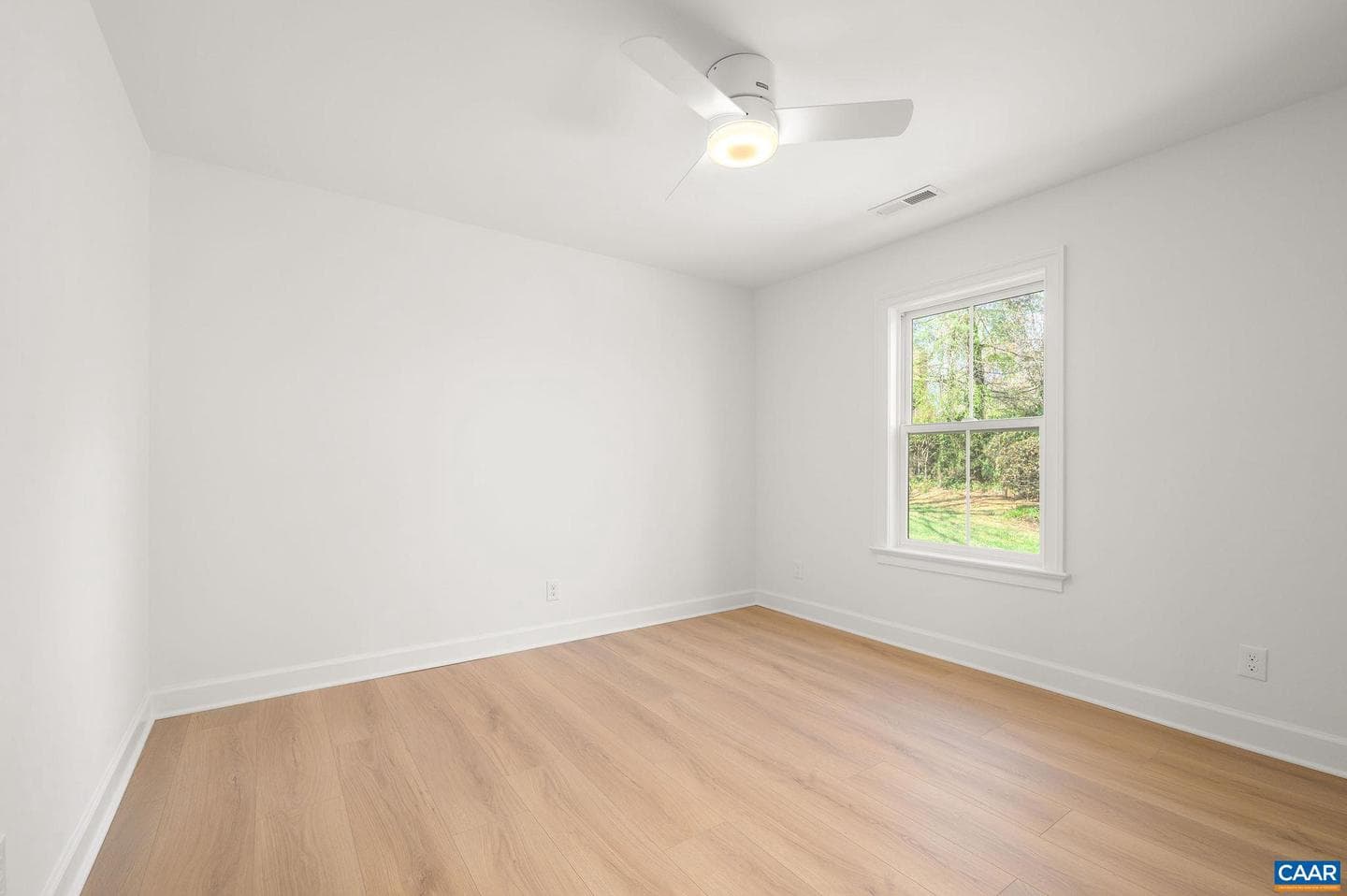 103 Chaucer Rd photo 23