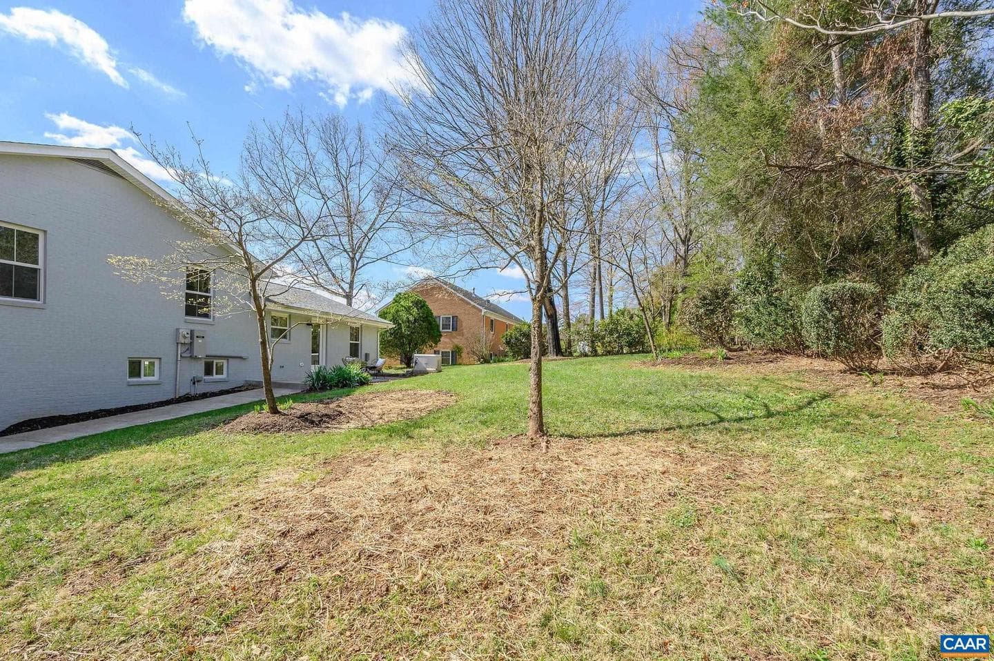 103 Chaucer Rd photo 33
