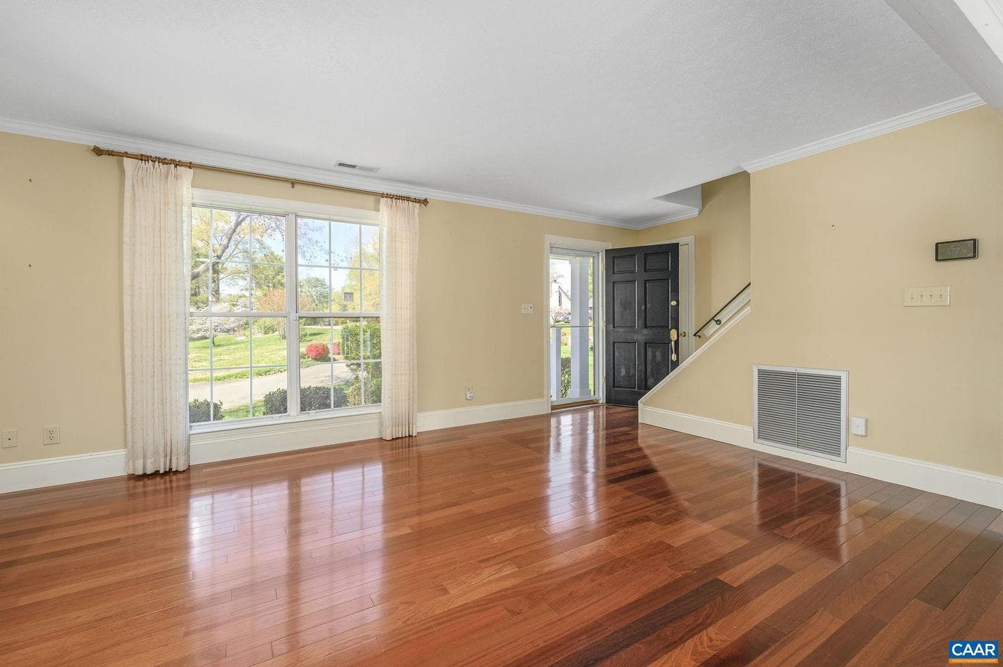 1655 Redwing Ln photo 6