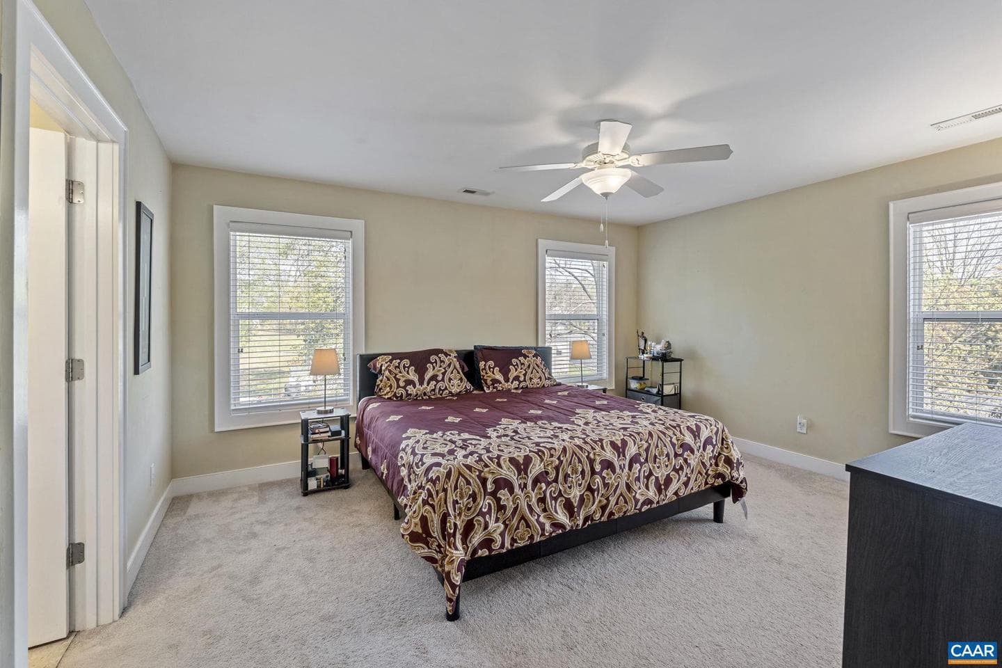 904 Rockland Ave photo 15