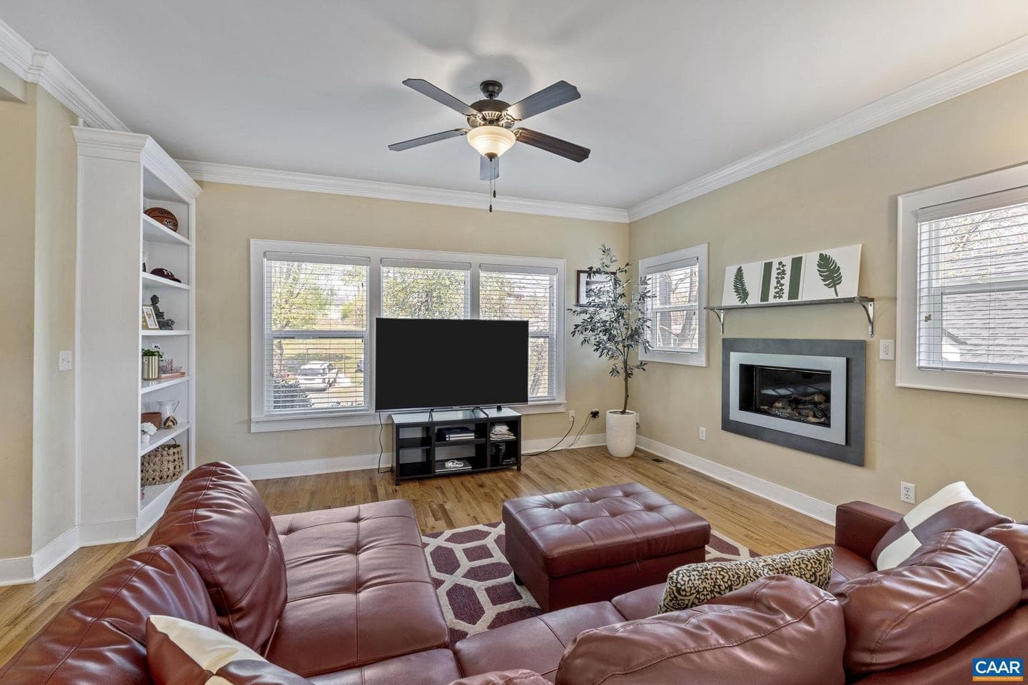904 Rockland Ave photo 7