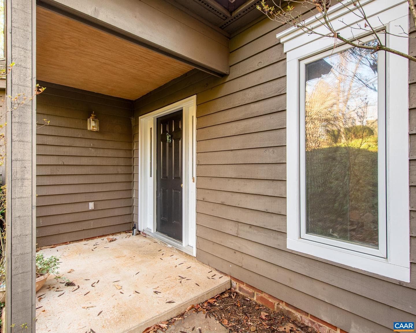 1381 Gristmill Dr photo 4