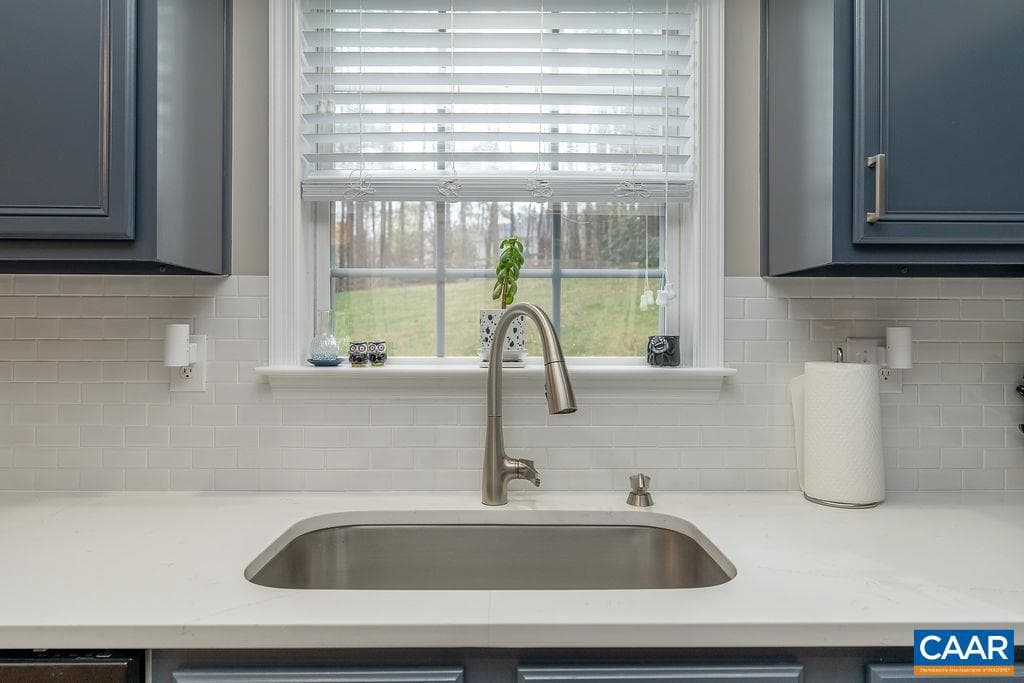 246 White Cedar Rd photo 12
