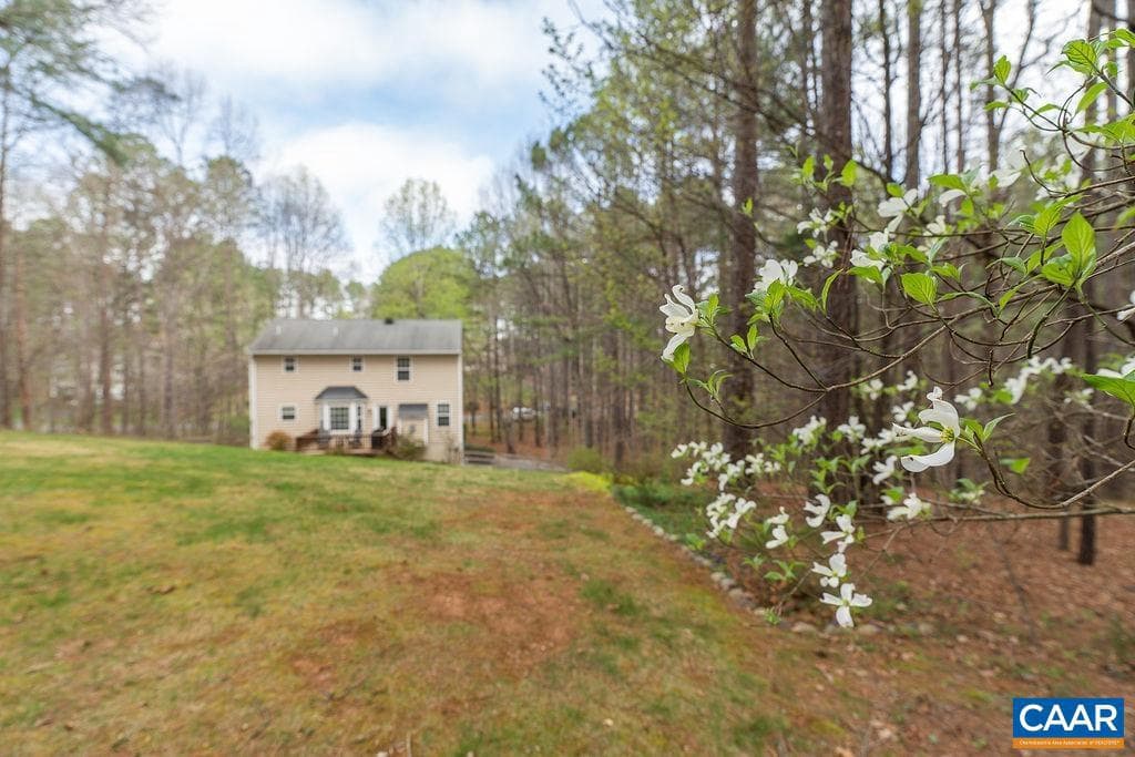246 White Cedar Rd photo 37
