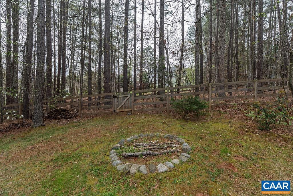 246 White Cedar Rd photo 38