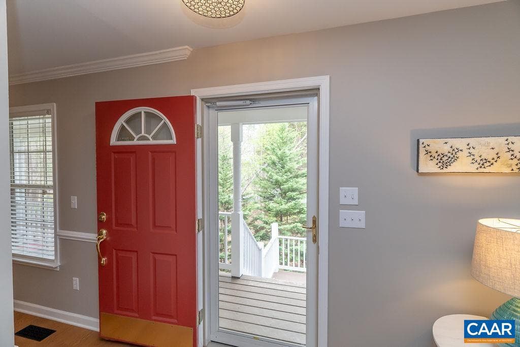 246 White Cedar Rd photo 5