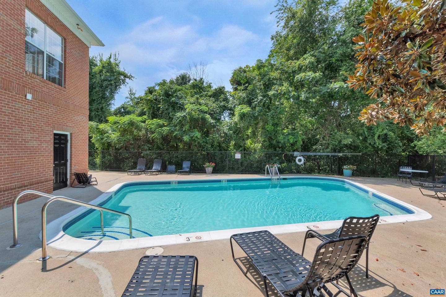 280 Riverbend Dr #1e photo 4