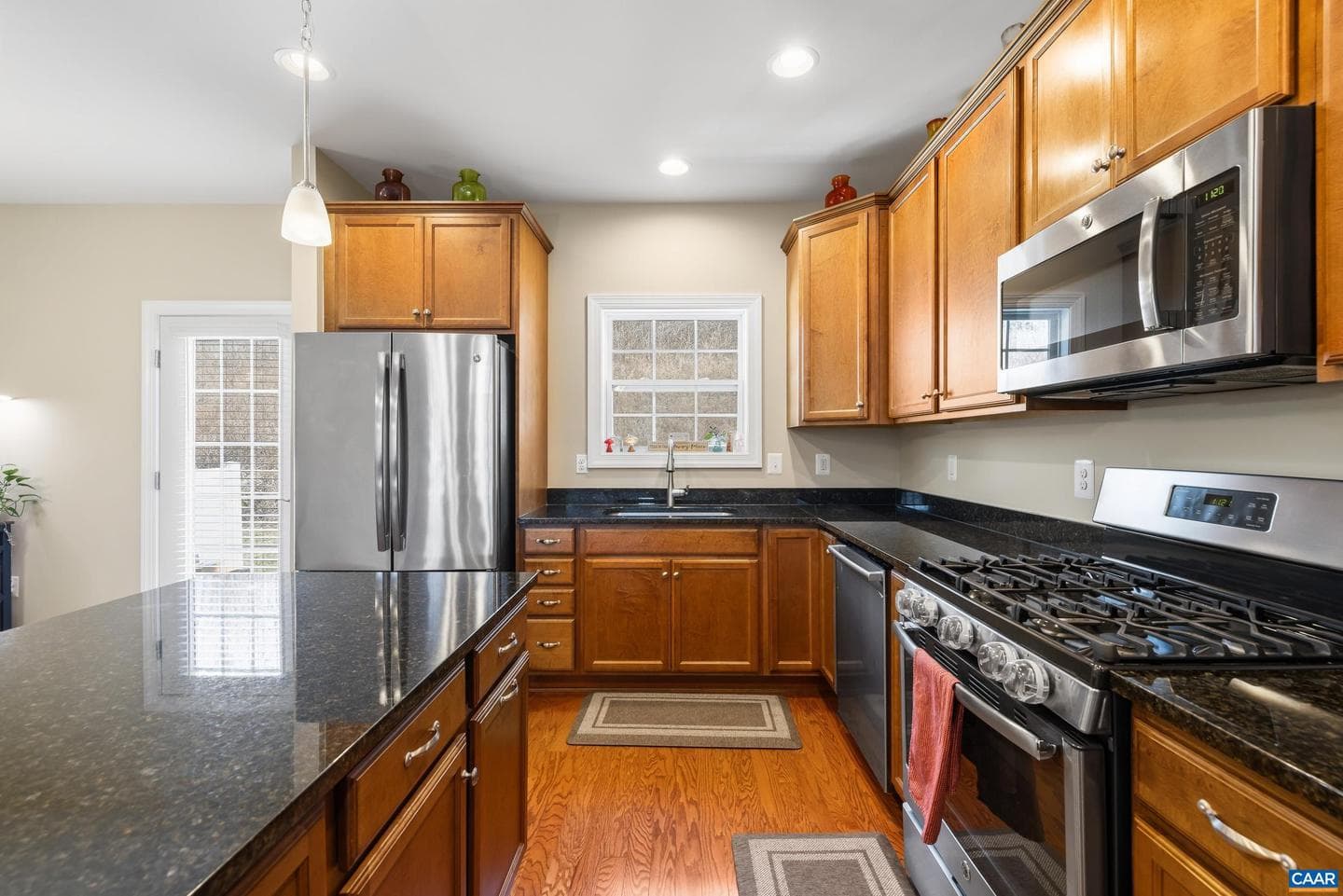 2420 Winthrop Dr photo 10
