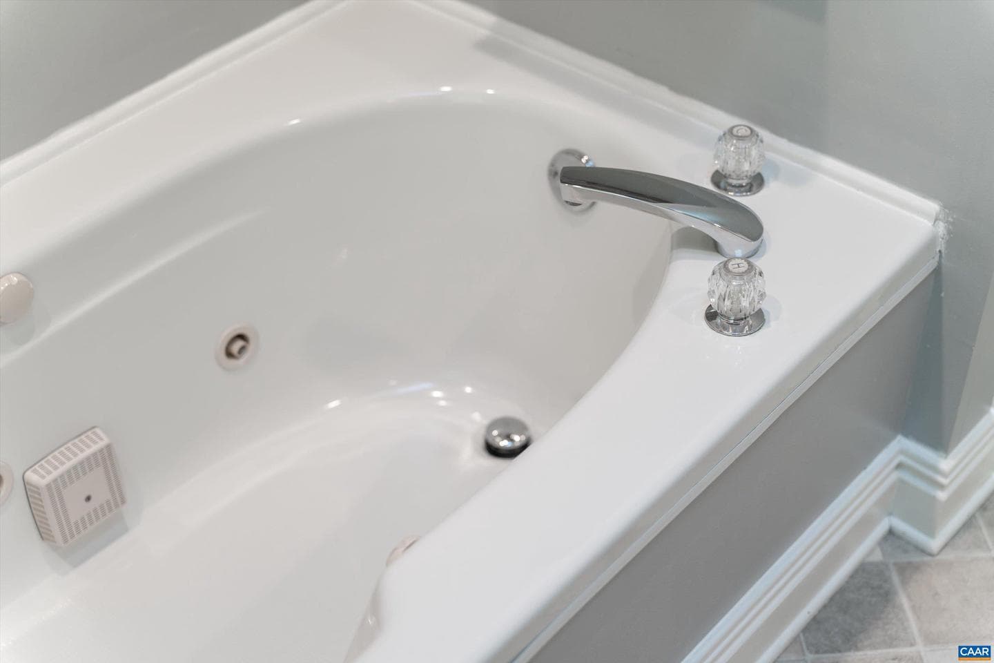 5 Iroquois Way photo 18