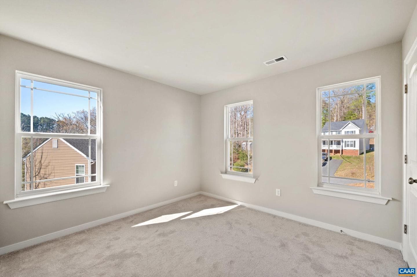 6092 Flintstone Dr photo 33