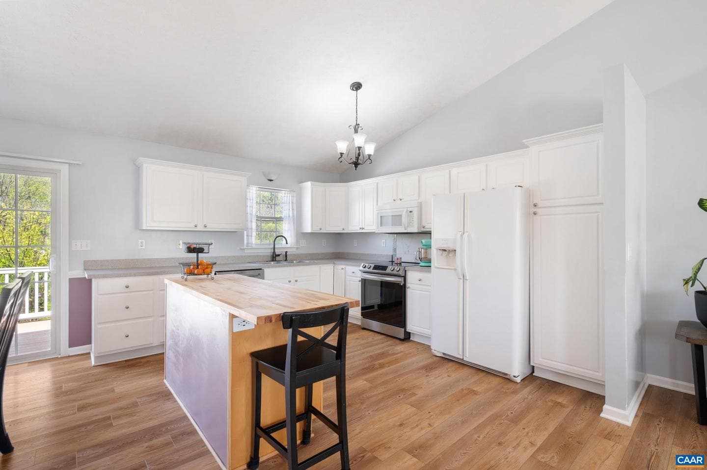 225 Mayfield Ln photo 2