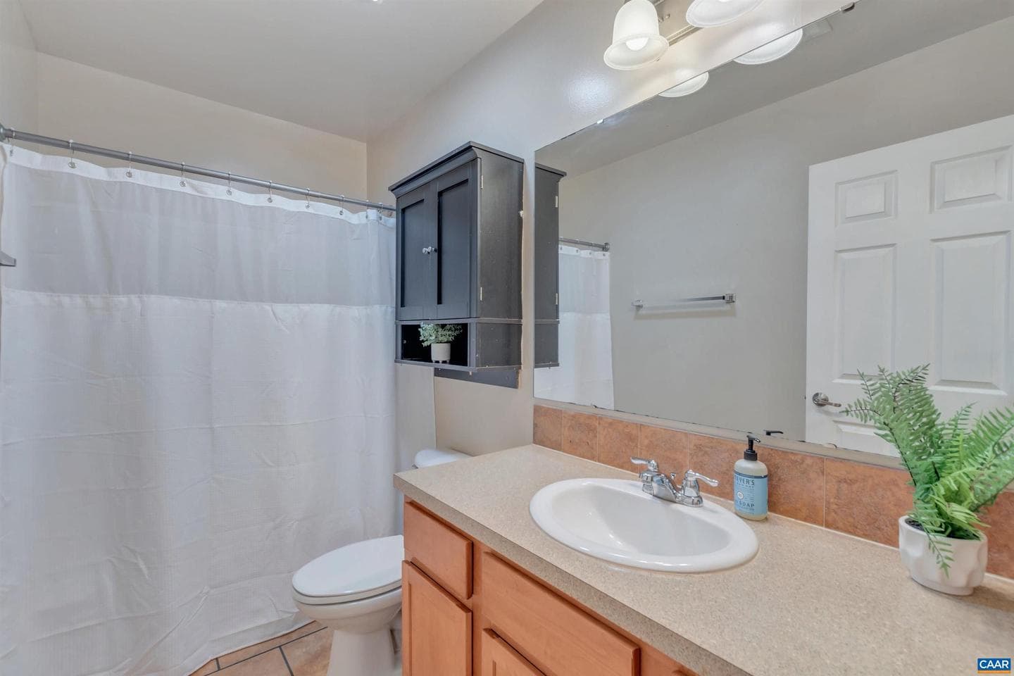 1006 Long St photo 25