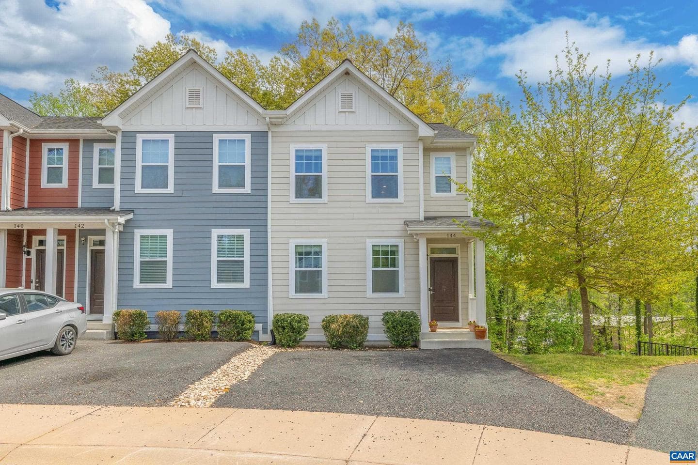 144 Longwood Dr