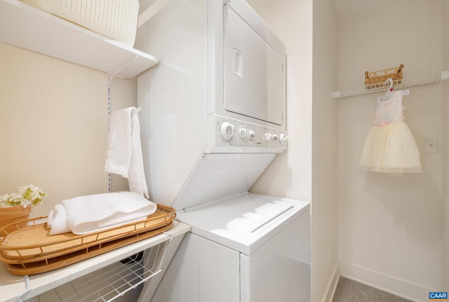 28 Ednam Village St photo 24