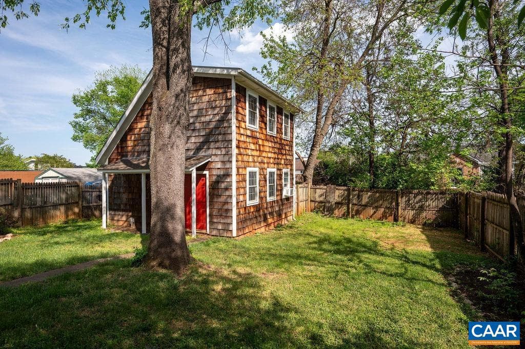 118 Goodman St photo 37