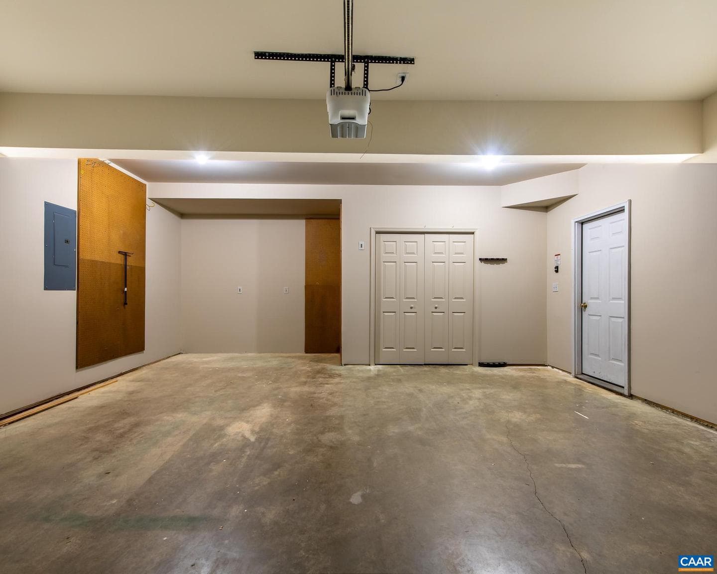 352 Leaping Fox Ct photo 28