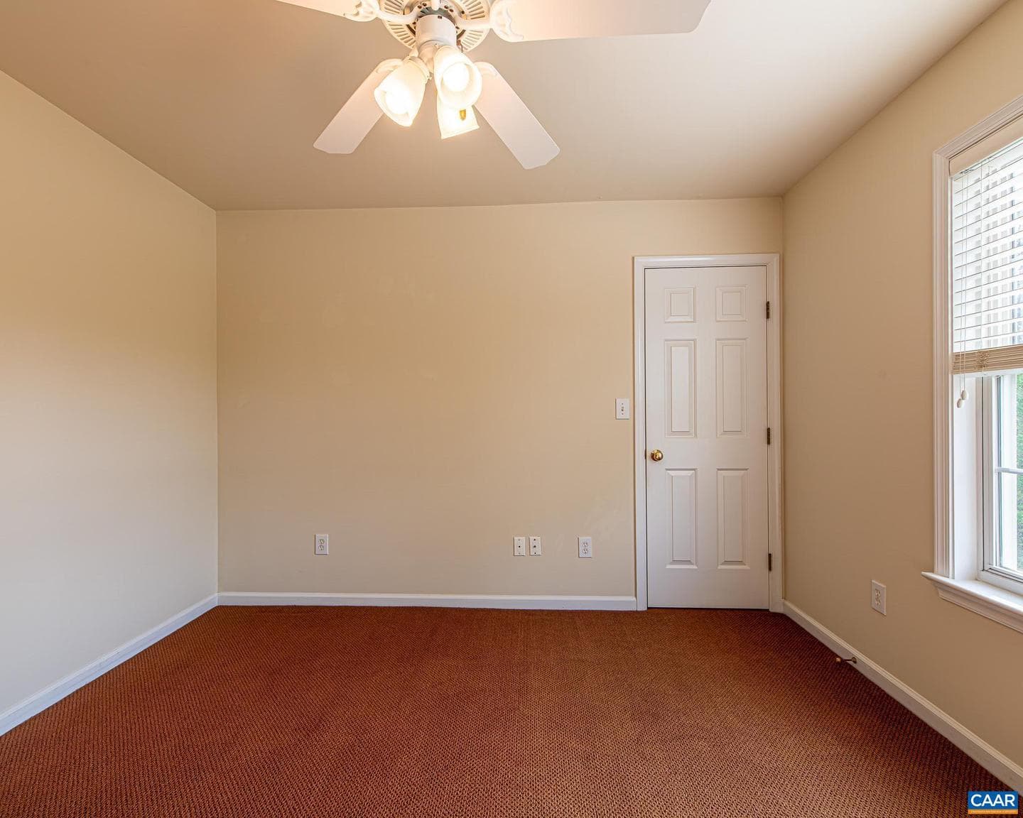 352 Leaping Fox Ct photo 32