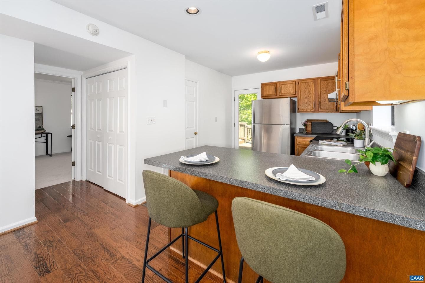 220 Homestead Ln photo 16