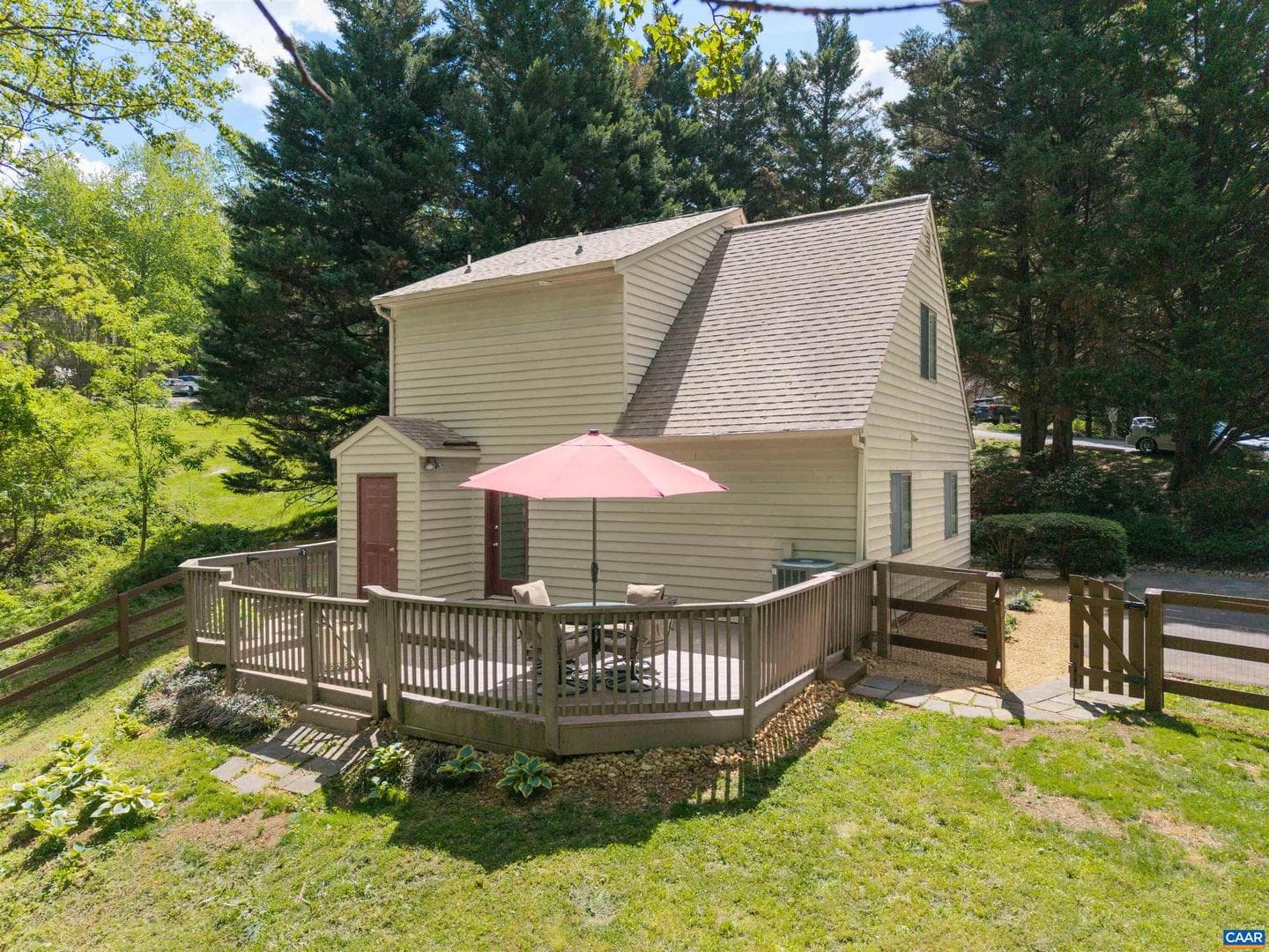 220 Homestead Ln photo 33