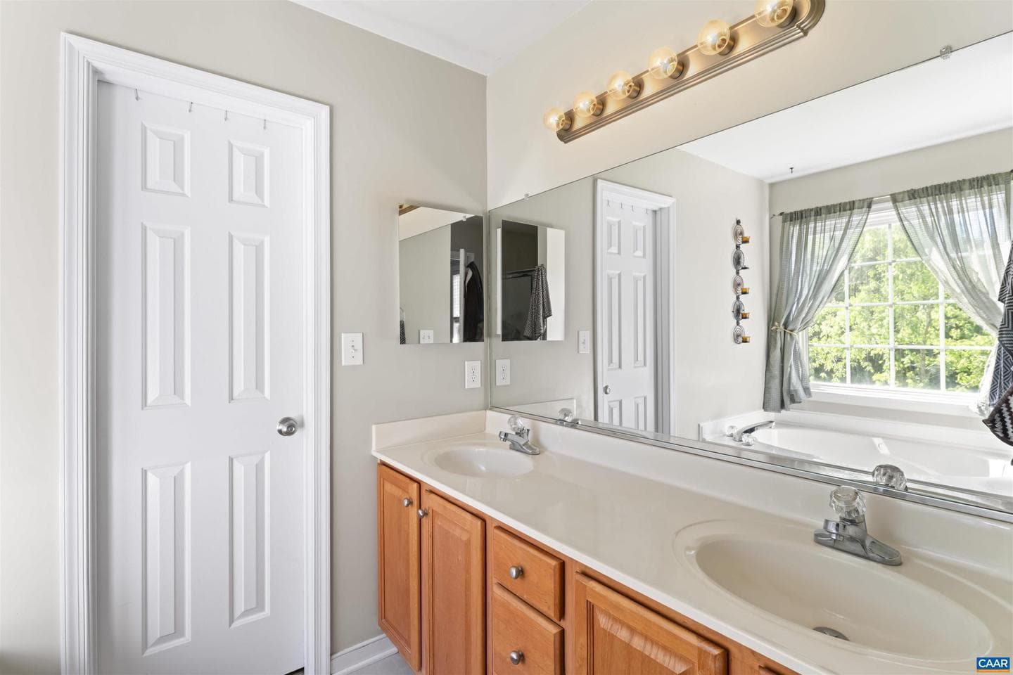 156 Southridge Dr photo 22