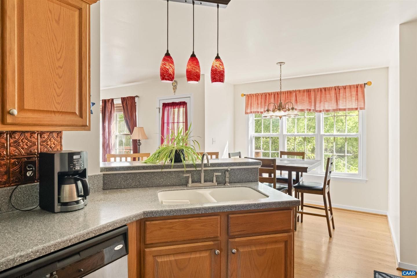 156 Southridge Dr photo 6