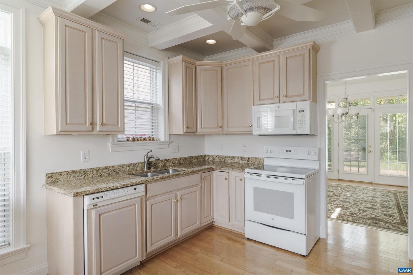 5527 Stonegate Ln photo 11