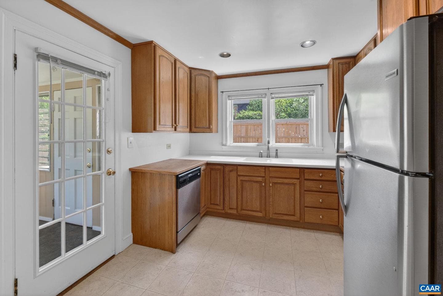 511 Stonehenge Ave photo 11