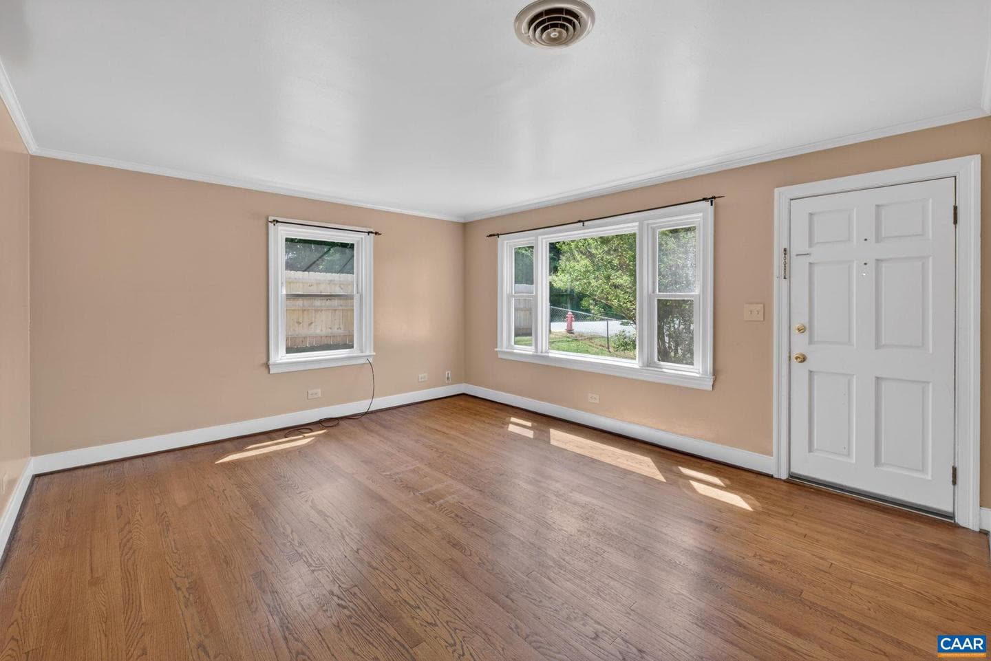 511 Stonehenge Ave photo 8