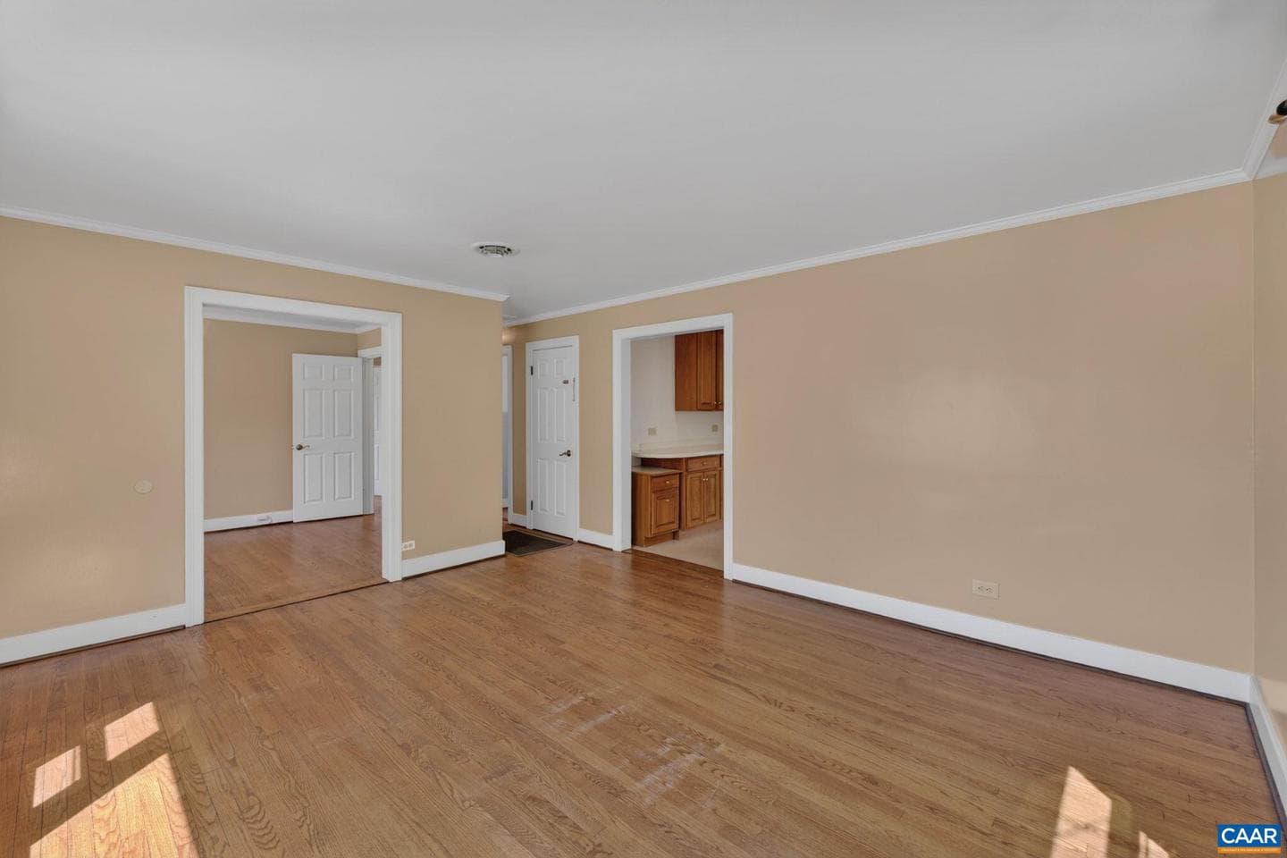511 Stonehenge Ave photo 9