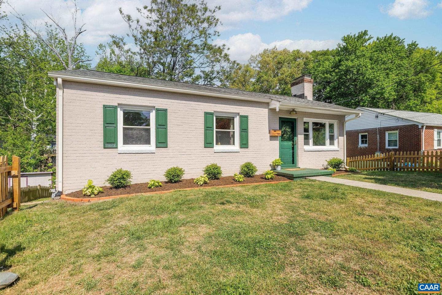 1007 Holmes Ave photo 2