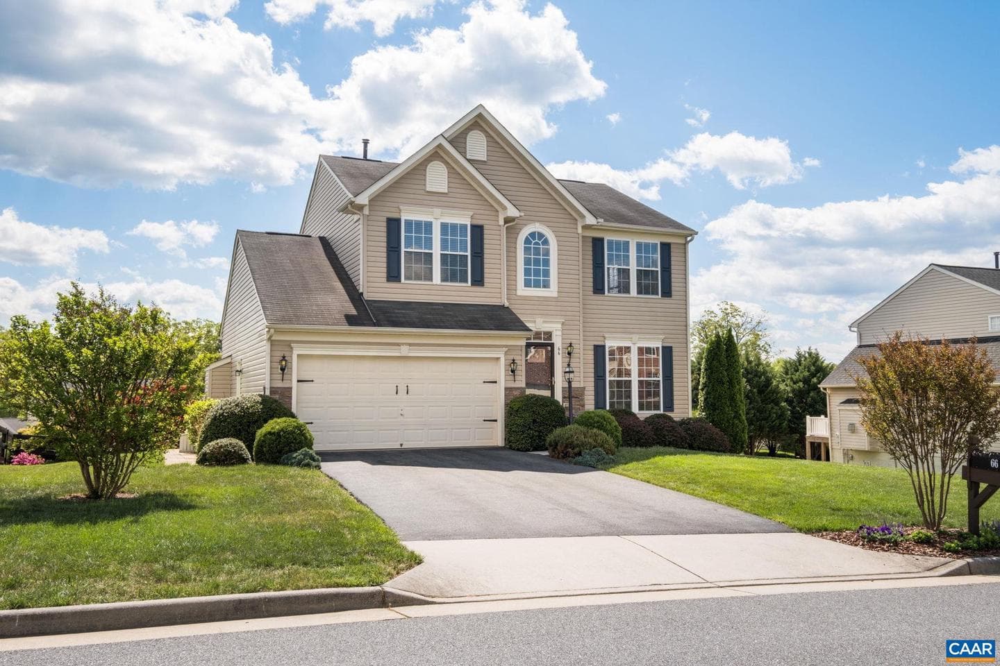 66 Elizabeth Dr photo 2