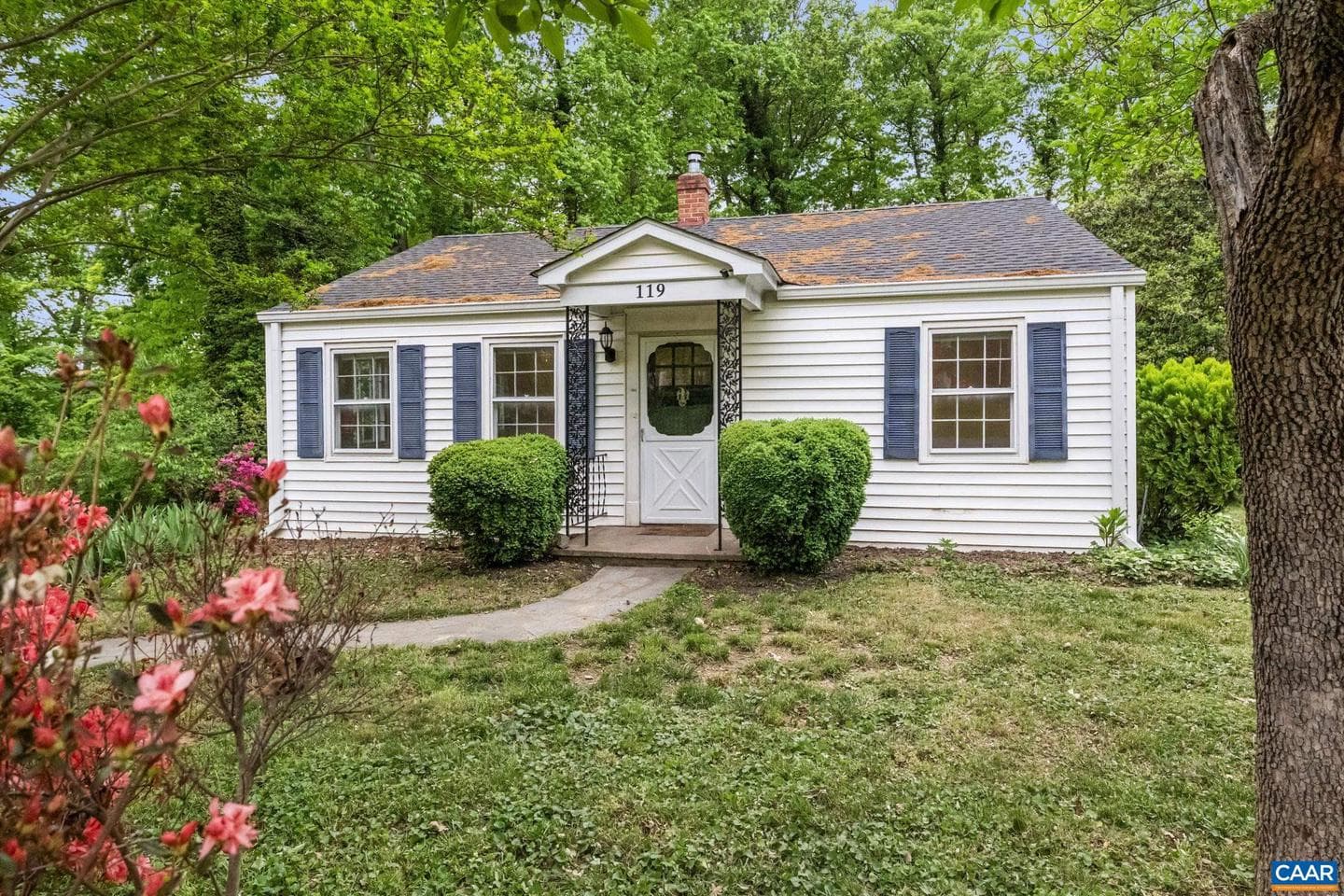 119 West Park Dr photo 2