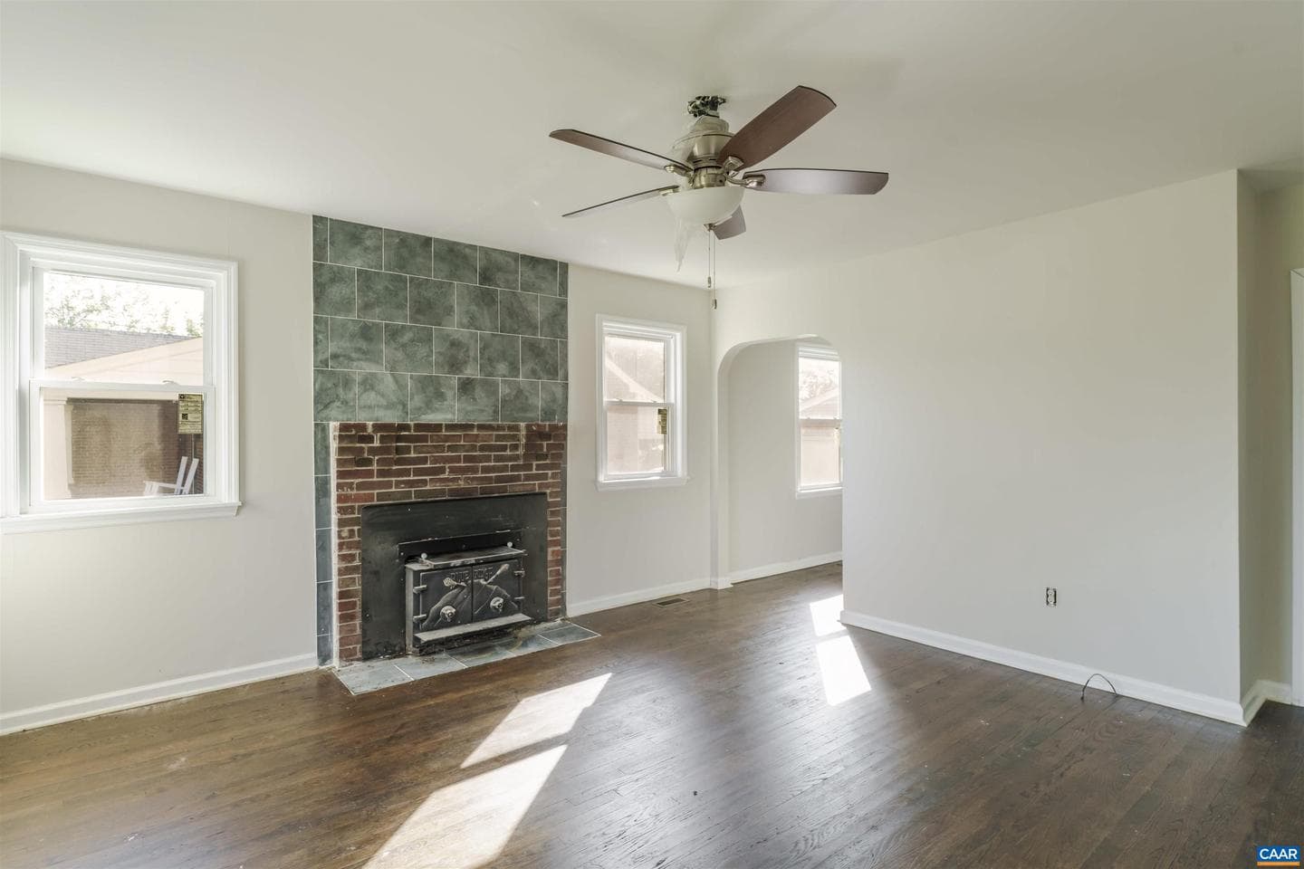 1116 Locust Ave photo 5