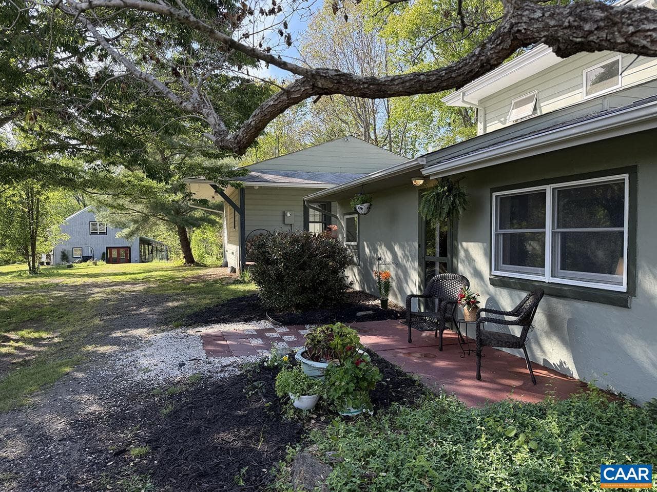 4177 Rolling Rd, Scottsville