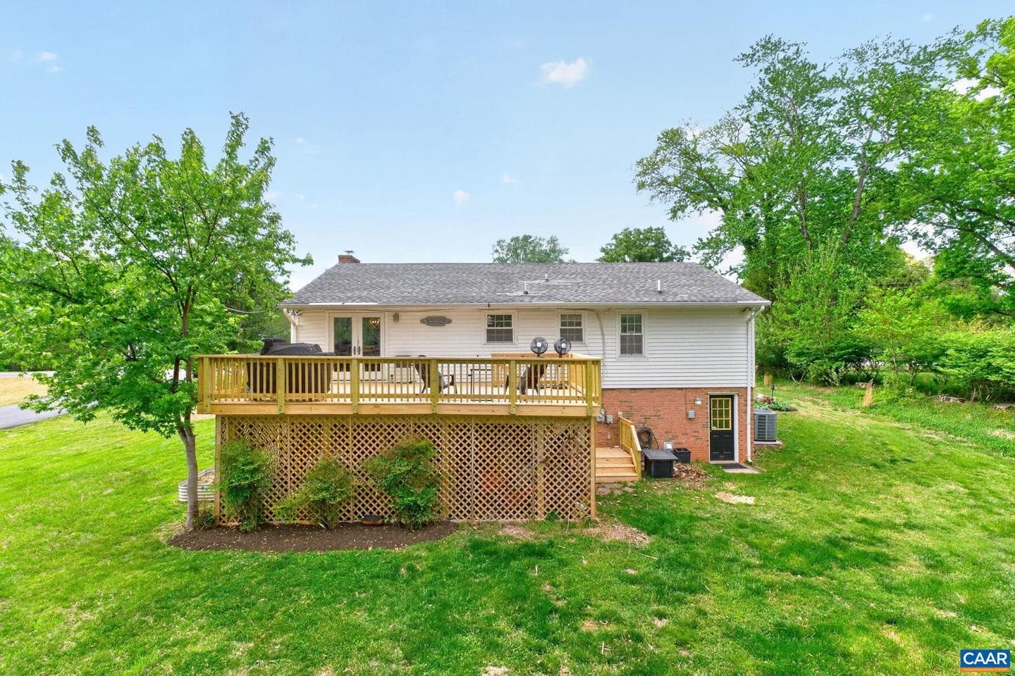 2520 Huntington Rd photo 37