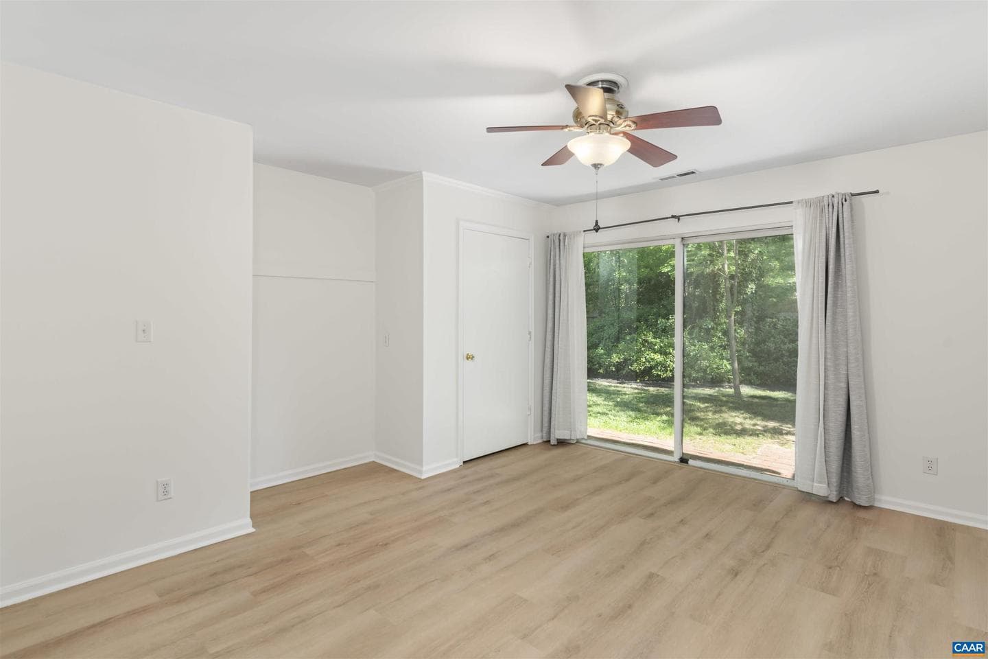 279 Tennis Dr photo 14