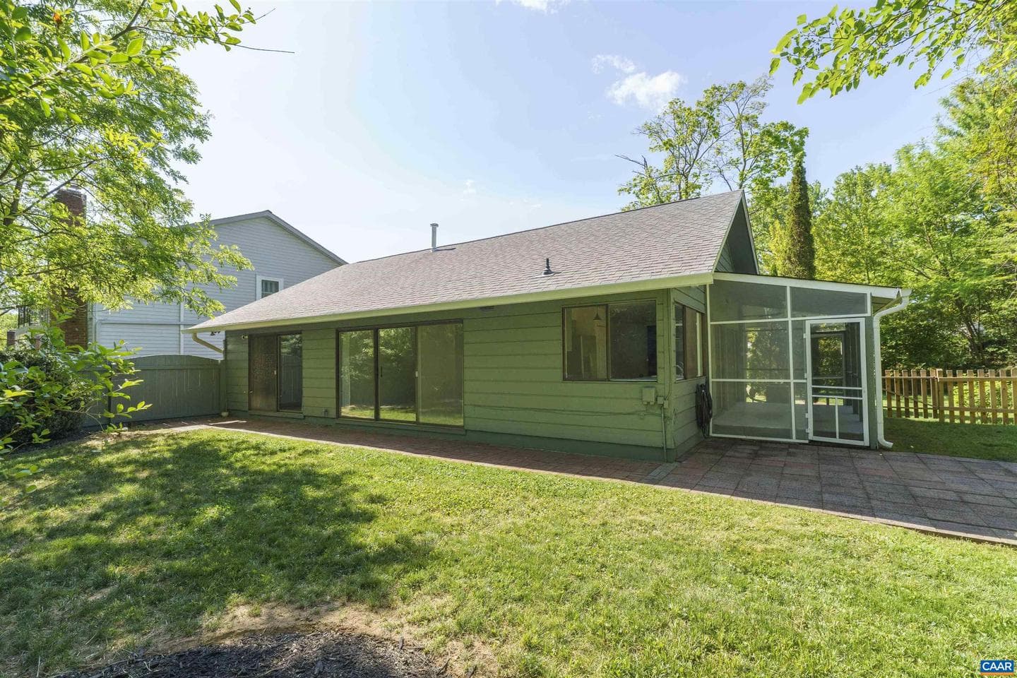 279 Tennis Dr photo 3