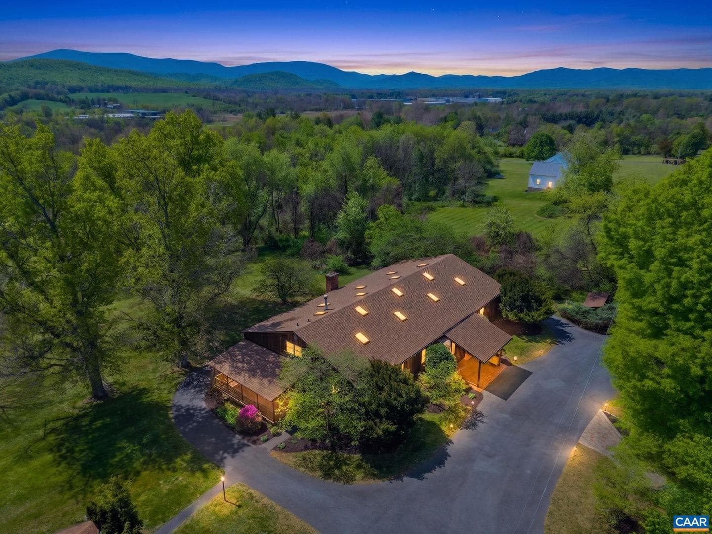 18 Providence Ln, Waynesboro