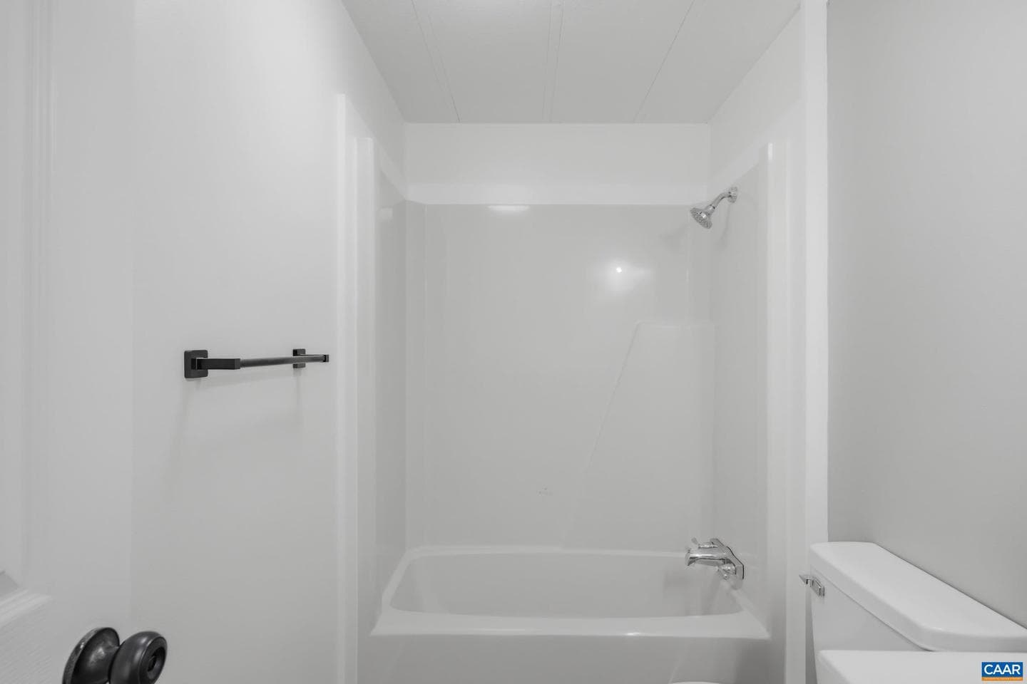 144 Alex Dr photo 25