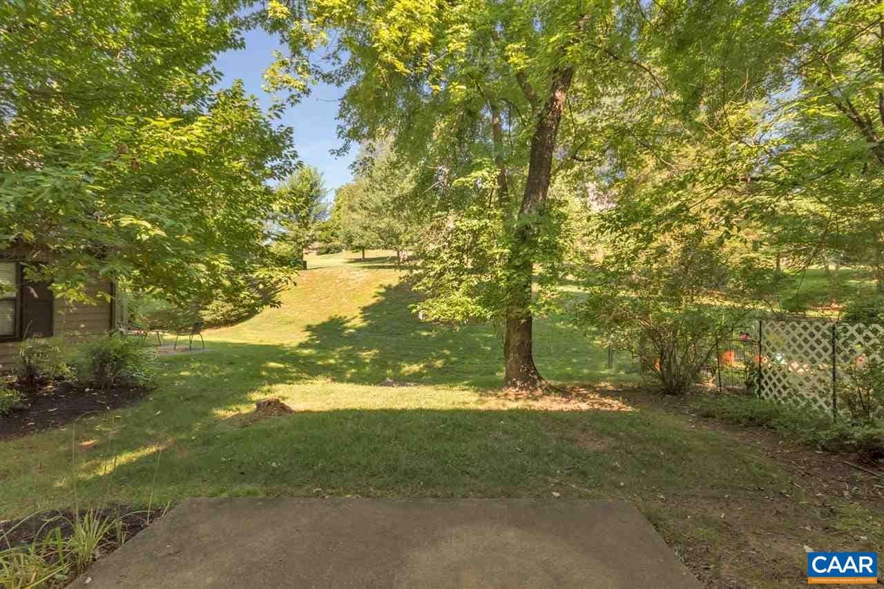 718 Exton Ct photo 3
